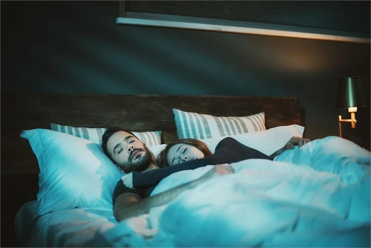 'Kiralık Aşk'ta Defne ve Ömer aşkı tam gaz!