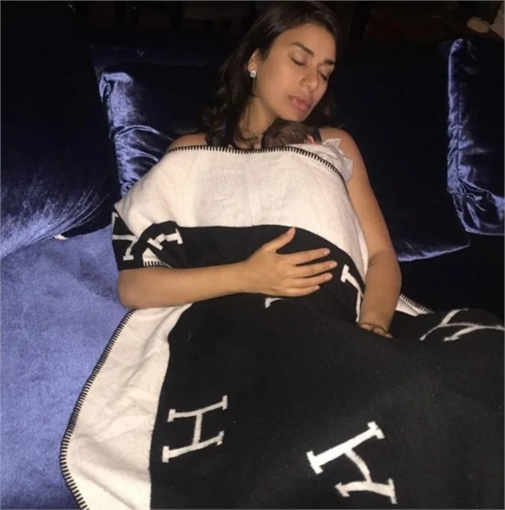 Ebru Şancı'nın ikizleri!