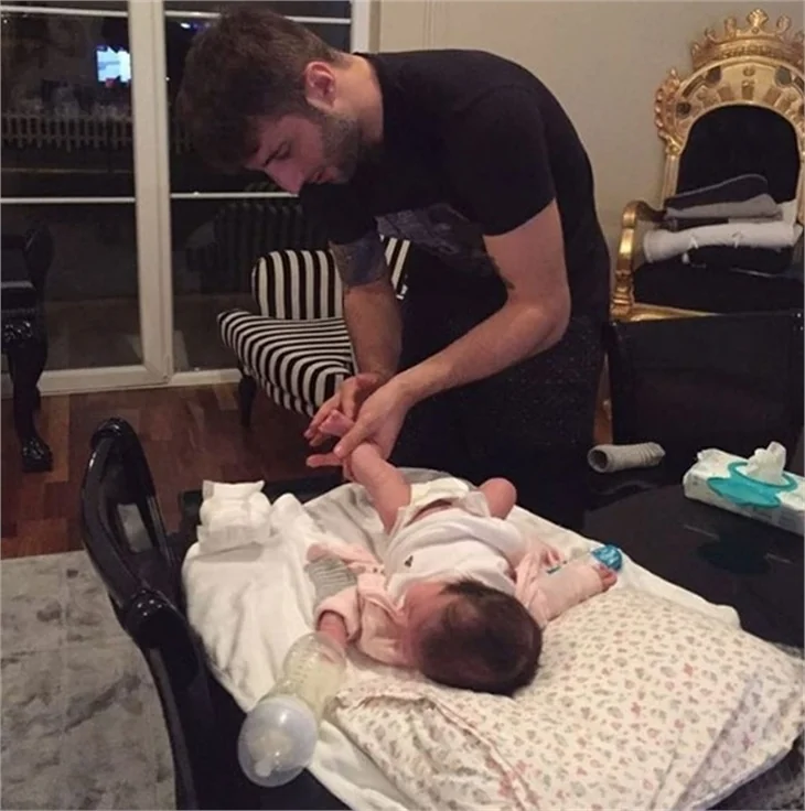 Ebru Şancı'nın ikizleri!