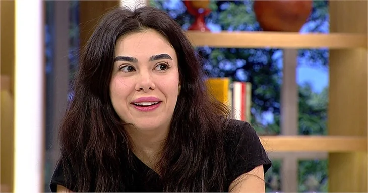 Asena Atalay'ın şaşırtan paylaşımı!