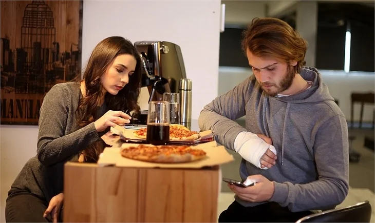 Pazartesi herkes "İçerde"