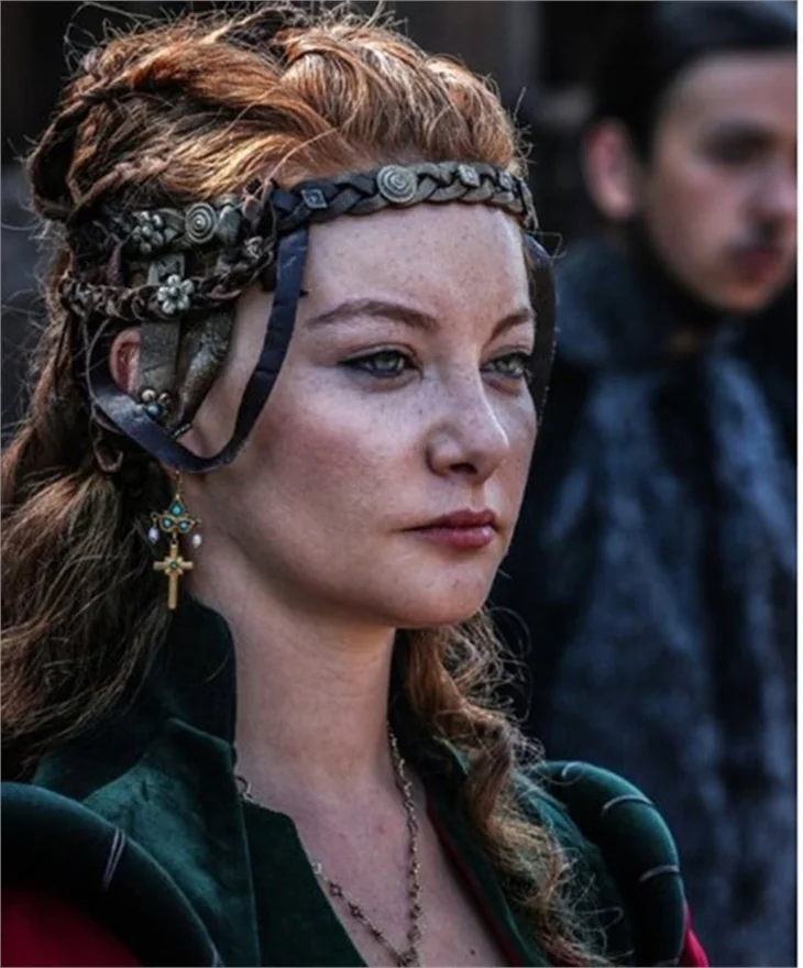 'Diriliş Ertuğrul'da iki ayrılık birden!