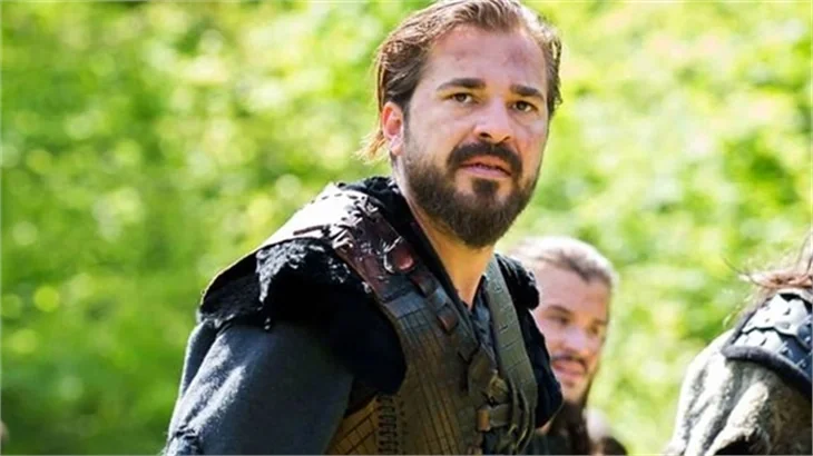'Diriliş Ertuğrul'da iki ayrılık birden!