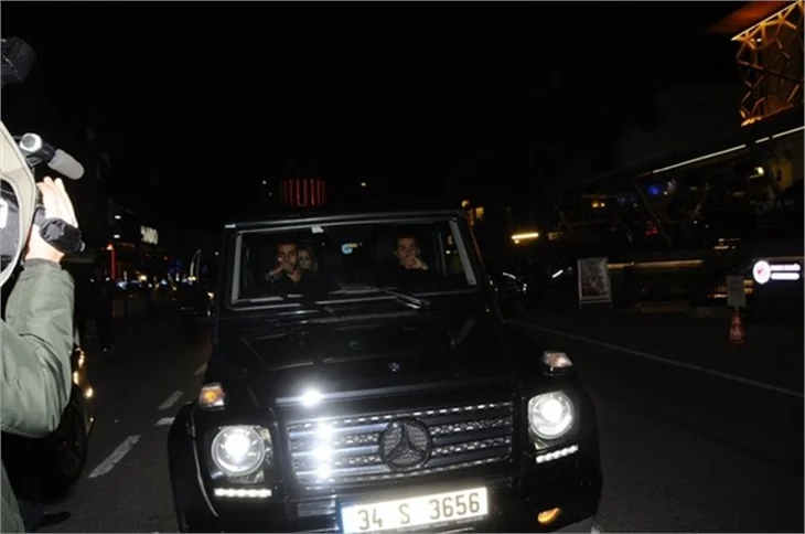 Sibel Can'ın oğlu çapkınlık turunda