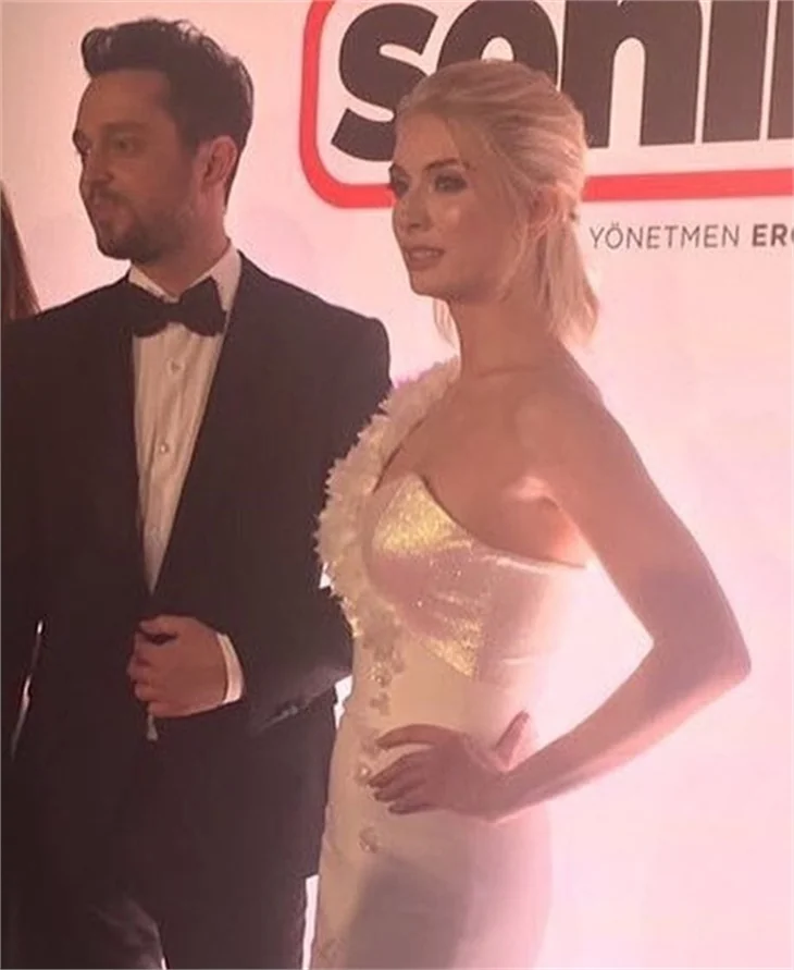 "Dönerse Senindir" filminin galasına ünlü akını