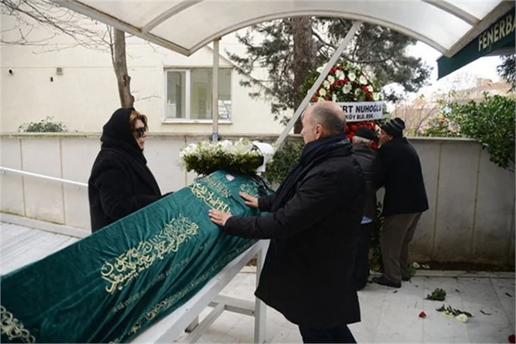 Ferzan Özpetek'i  yalnız bırakmadılar!