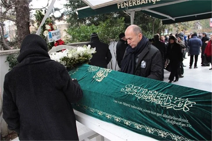 Ferzan Özpetek'i  yalnız bırakmadılar!