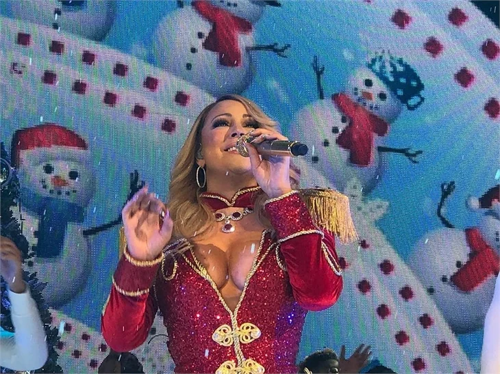 Mariah Carey'in Noel pozuna büyük ilgi