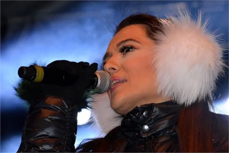 Demet Akalın, Palandöken'de konser verdi!