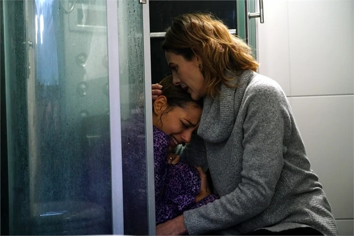 "Paramparça"da Dilara'dan kan donduran teklif!