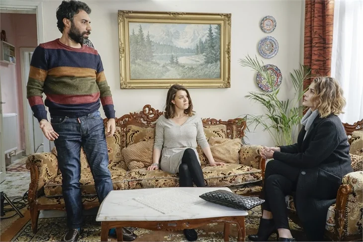 "Paramparça"da Dilara'dan kan donduran teklif!