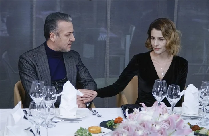 "Paramparça"da Dilara'dan kan donduran teklif!