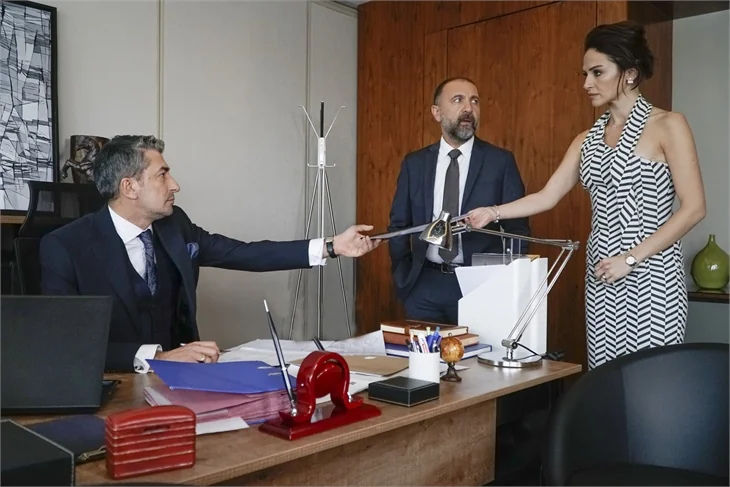 "Paramparça"da Dilara'dan kan donduran teklif!