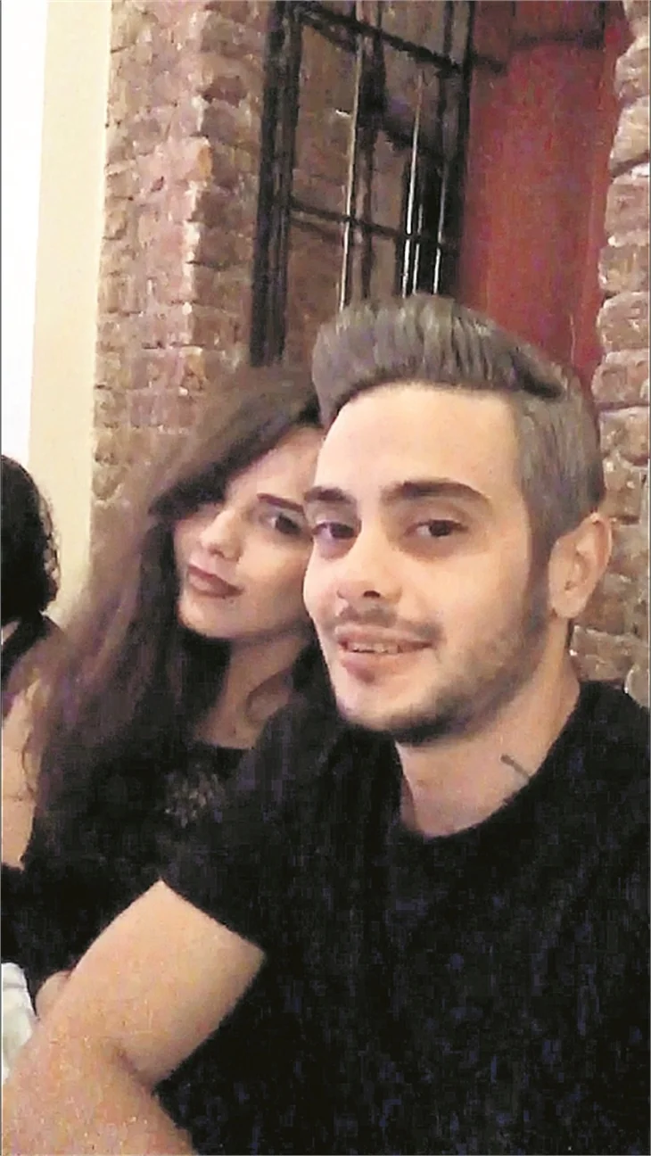 Sevgilisi Rüzgar'a göz açtırmıyor!