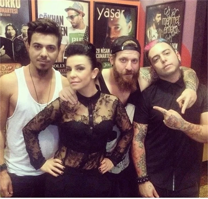 Fatma Turgut "Model" grubundan ayrıldı!