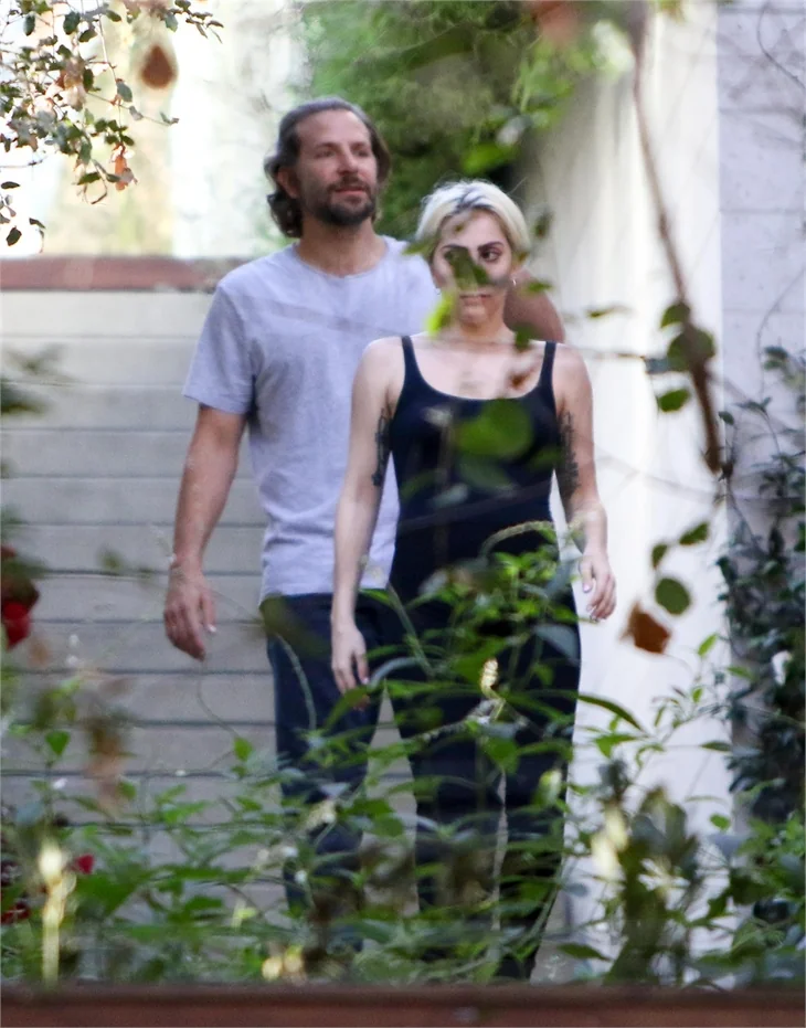 Lady Gaga ve Bradley Cooper'ın kafa karıştıran buluşması