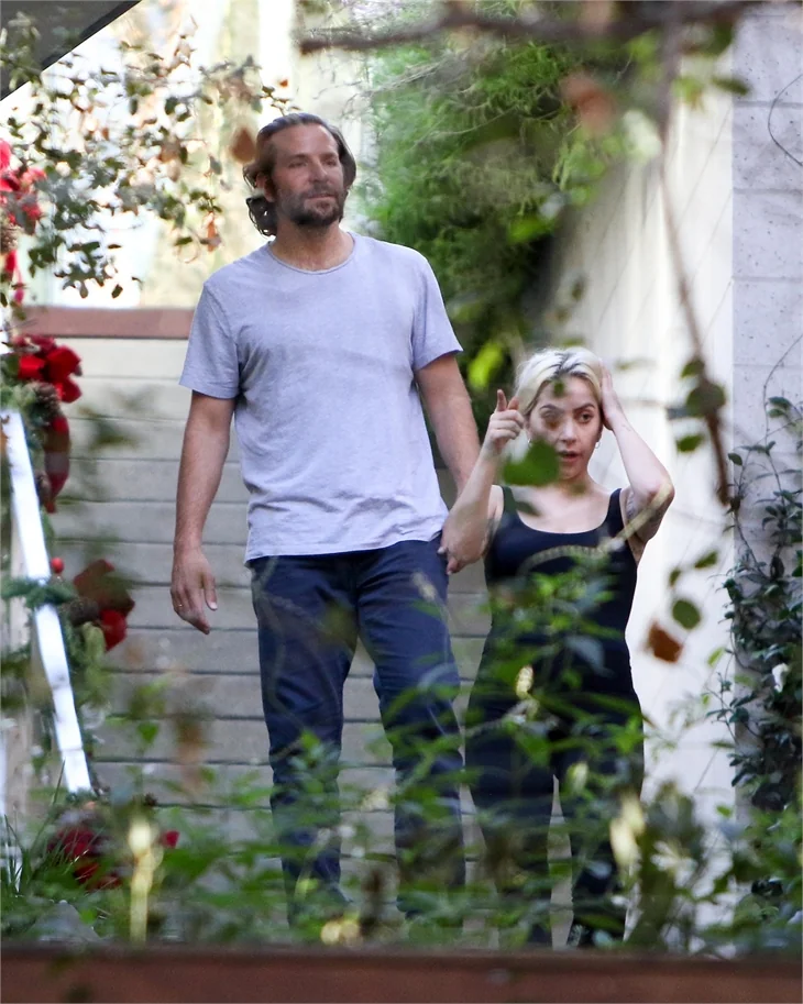 Lady Gaga ve Bradley Cooper'ın kafa karıştıran buluşması