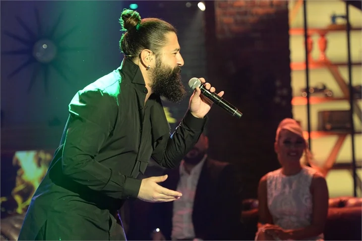 Beyaz Show'da evlenme teklifi!