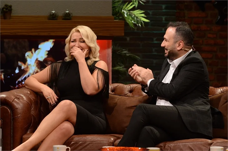 Beyaz Show'da evlenme teklifi!