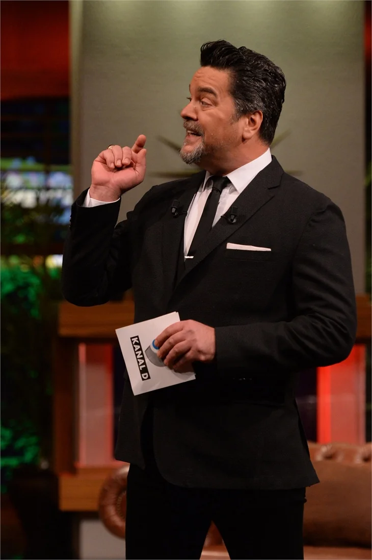 Beyaz Show'da evlenme teklifi!