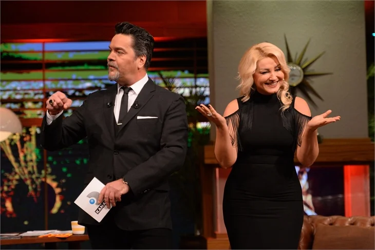 Beyaz Show'da evlenme teklifi!
