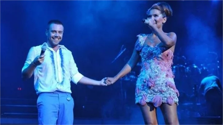 Demet Akalın ve Murat Dalkılıç'tan barış pozu