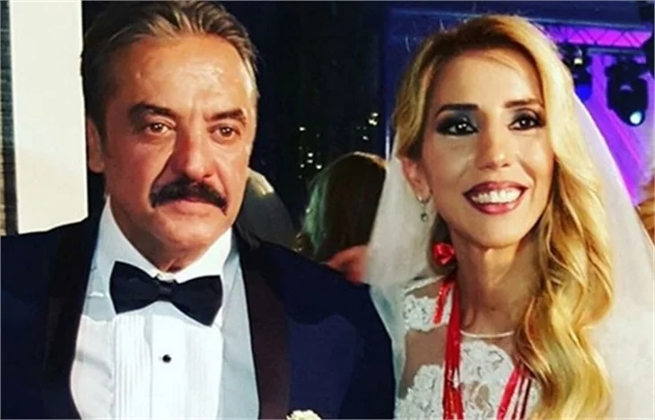 Ünlü çiftten bebek haberi erken geldi