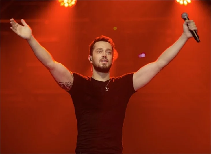 Kankasından Murat Boz'a çalım! Yeni lider Burak Özçivit!