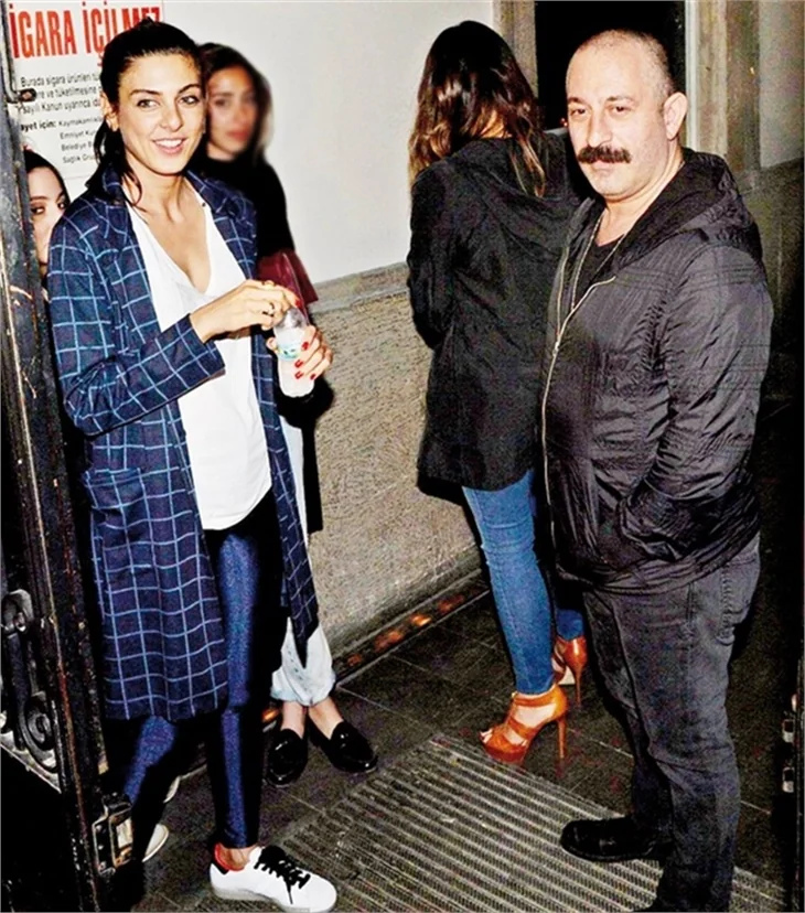 Cem Yılmaz'dan aşk iddialarına yalanlama!