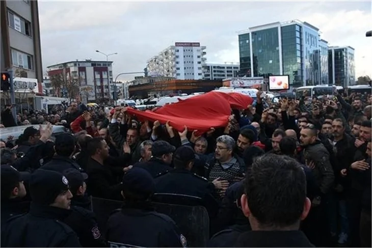 İzmir'deki patlamadan yerinden dehşet veren fotoğraflar