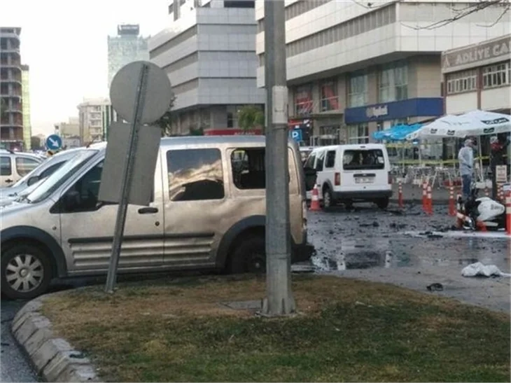 İzmir'deki patlamadan yerinden dehşet veren fotoğraflar
