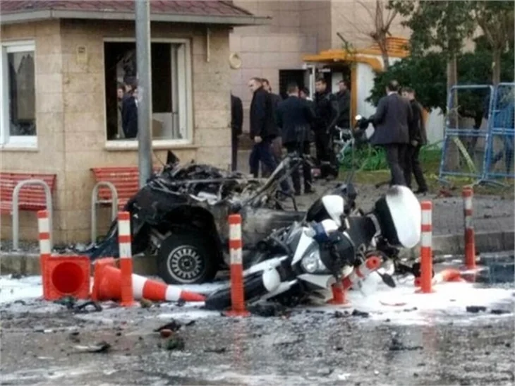 İzmir'deki patlamadan yerinden dehşet veren fotoğraflar