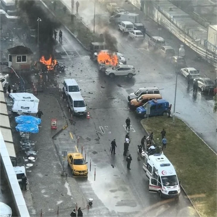 İzmir'deki terör saldırısı sonrası spor camiası terörü lanetledi!