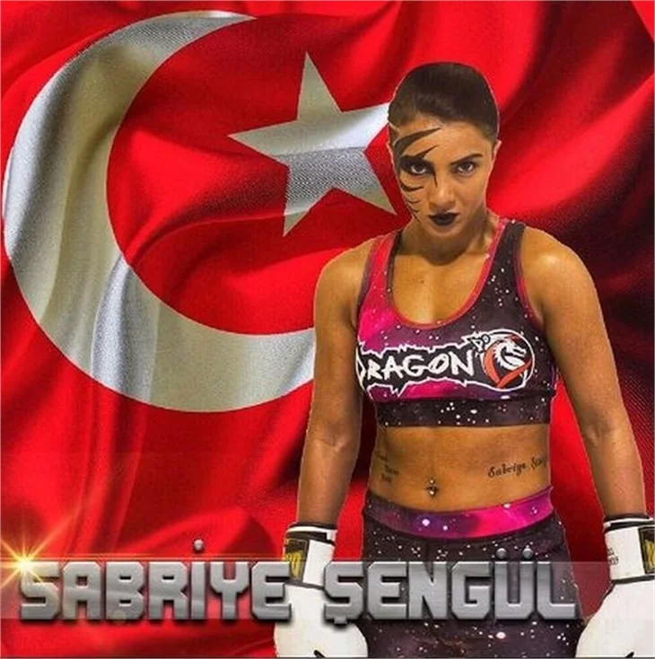 Survivor 2017'nin şampiyon ismi Sabriye Şengül sosyal medyayı sallıyor