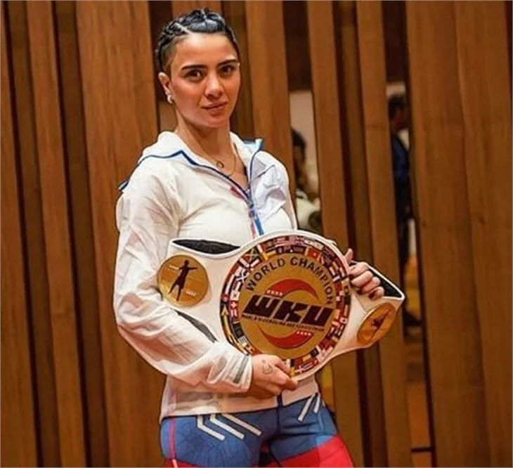 Survivor 2017'nin şampiyon ismi Sabriye Şengül sosyal medyayı sallıyor