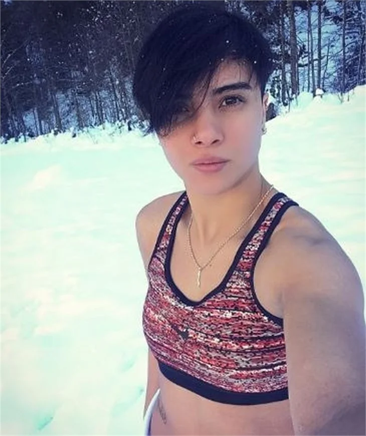 Survivor 2017'nin şampiyon ismi Sabriye Şengül sosyal medyayı sallıyor