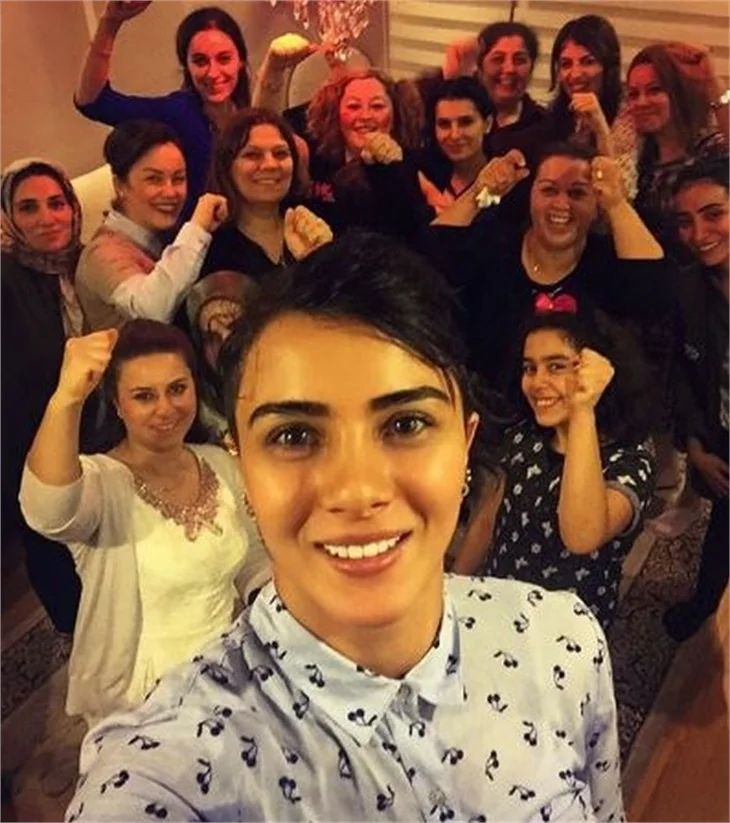 Survivor 2017'nin şampiyon ismi Sabriye Şengül sosyal medyayı sallıyor