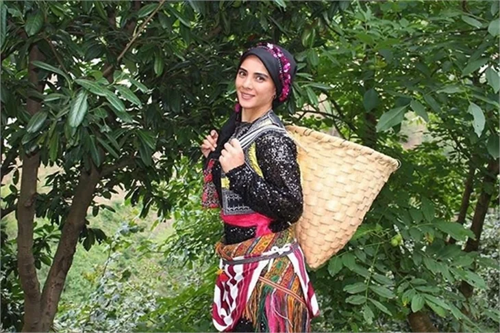 Survivor 2017'nin şampiyon ismi Sabriye Şengül sosyal medyayı sallıyor