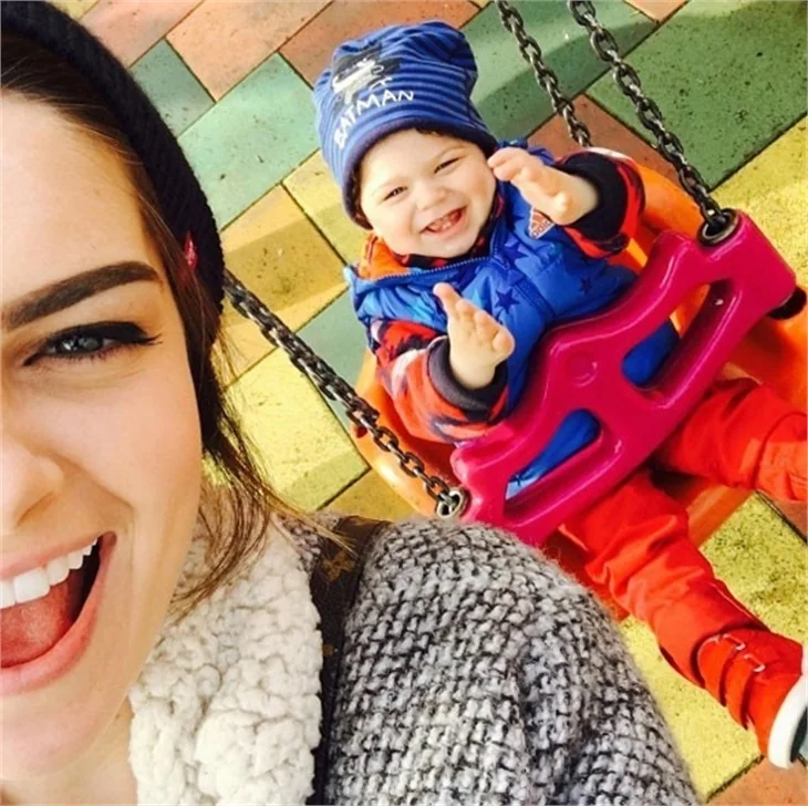 Pelin Karahan'a ikinci çocuk hediyesi