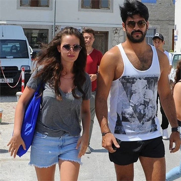 Burak Özçivit ve Fahriye Evcen'e sponsorlu düğün