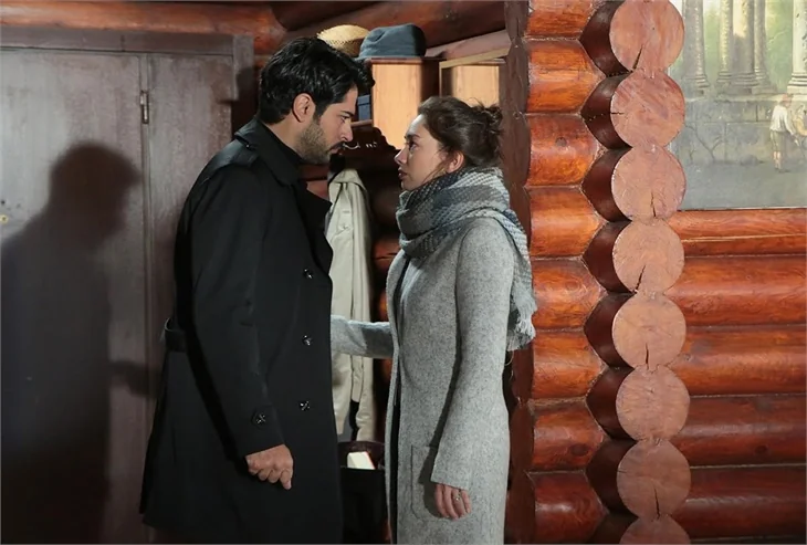 'Kara Sevda'da Nihan tarafını seçmek zorunda!