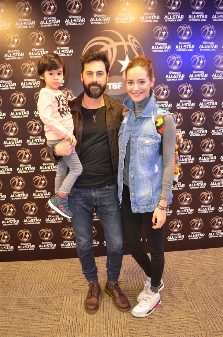 Ünlüler ve sporcular 'Omuz Omuza'