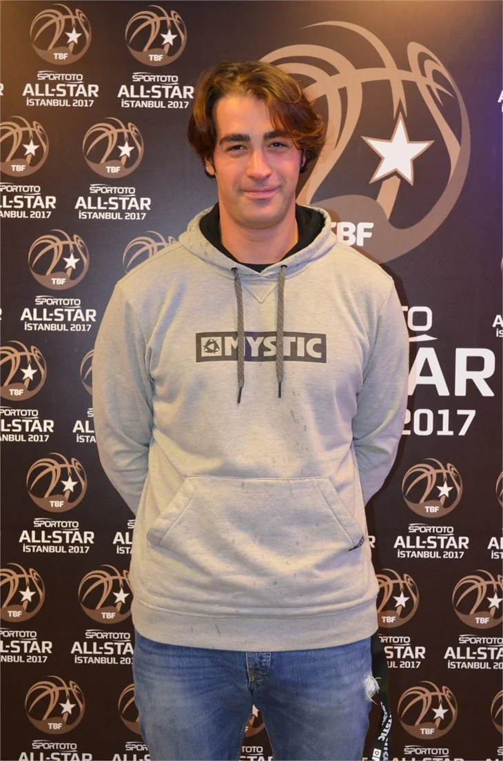 Ünlüler ve sporcular 'Omuz Omuza'