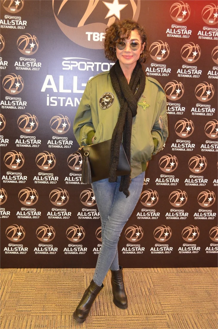Ünlüler ve sporcular 'Omuz Omuza'