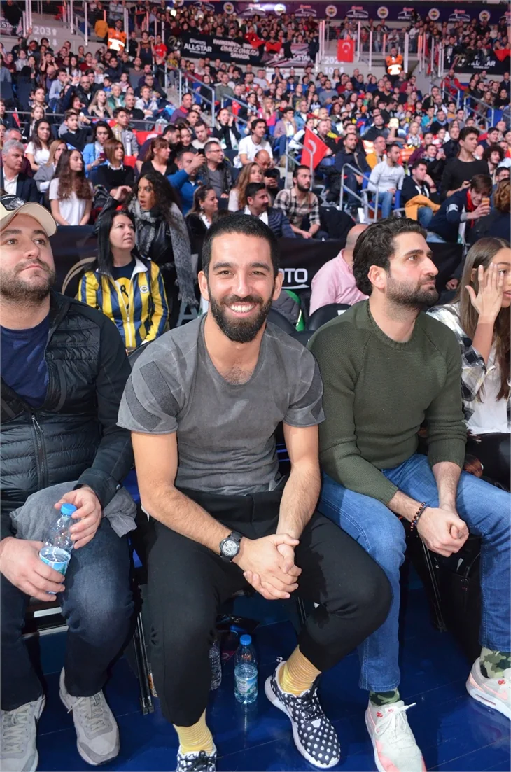 Ünlüler ve sporcular 'Omuz Omuza'