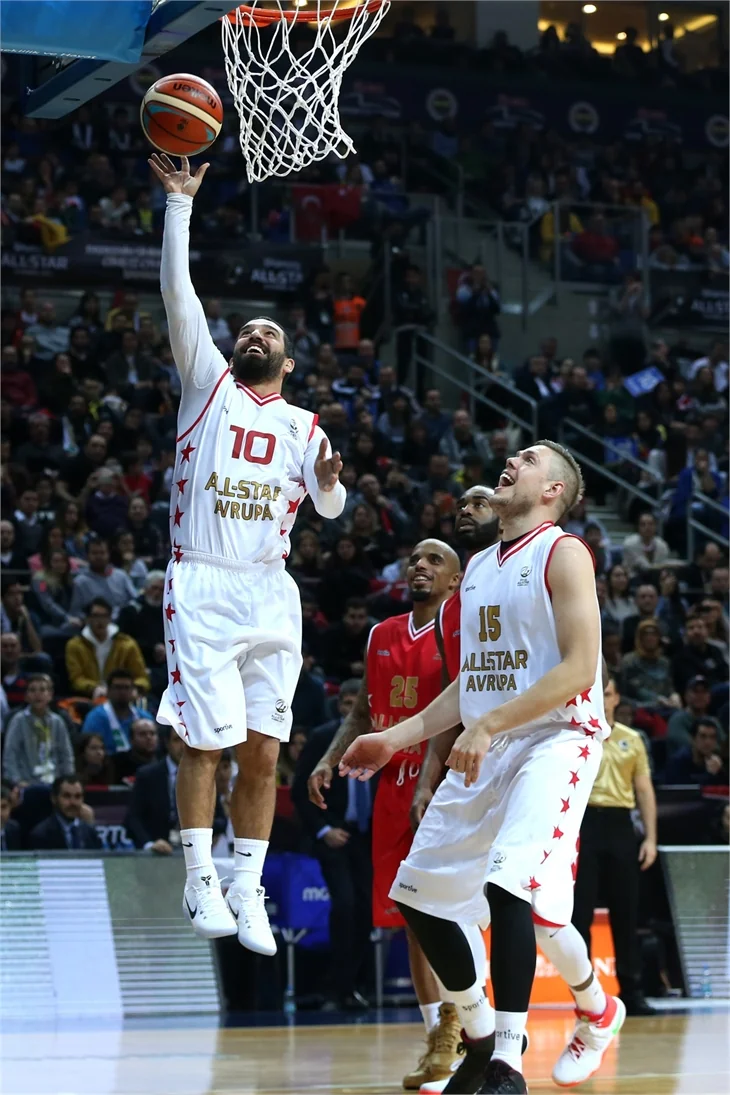 Ünlüler ve sporcular 'Omuz Omuza'