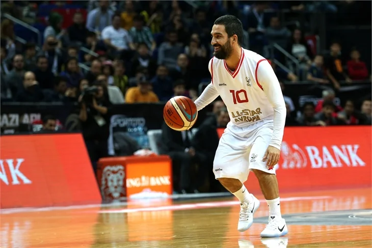 Ünlüler ve sporcular 'Omuz Omuza'