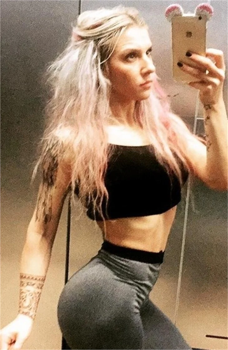 Survivor kızı Elif Şadoğlu'nun olay fotoğrafları!