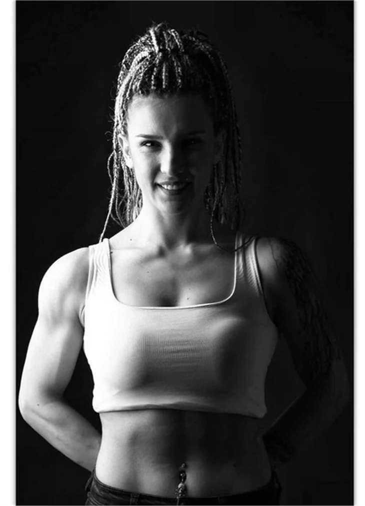 Survivor kızı Elif Şadoğlu'nun olay fotoğrafları!