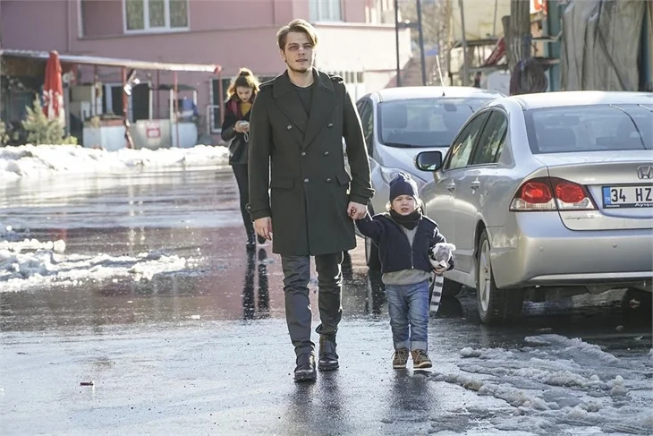 Paramparça'da Dilara'nın kalbi duruyor!